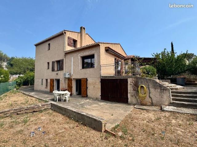 Villa 8 pièces 180 m²