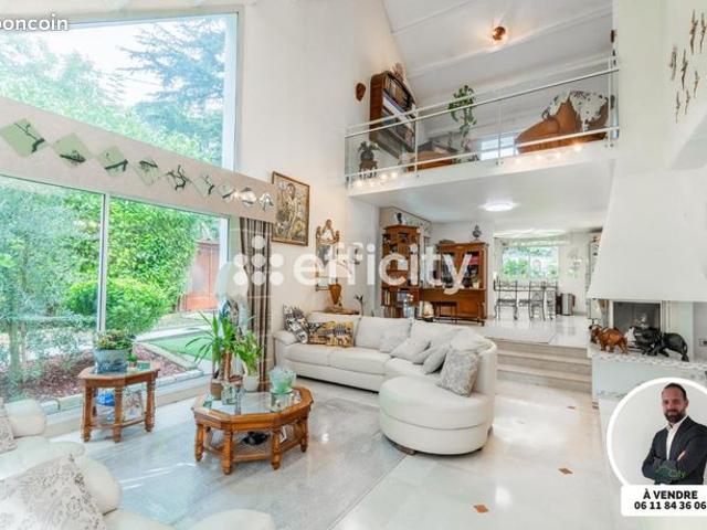 Villa 8 pièces 180 m²