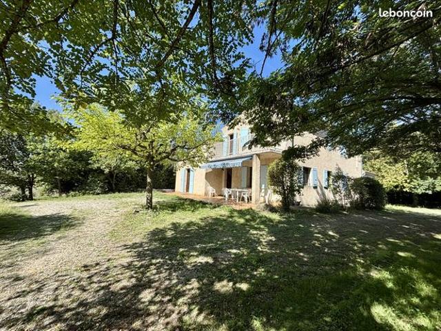 Villa 8 pièces 180 m²