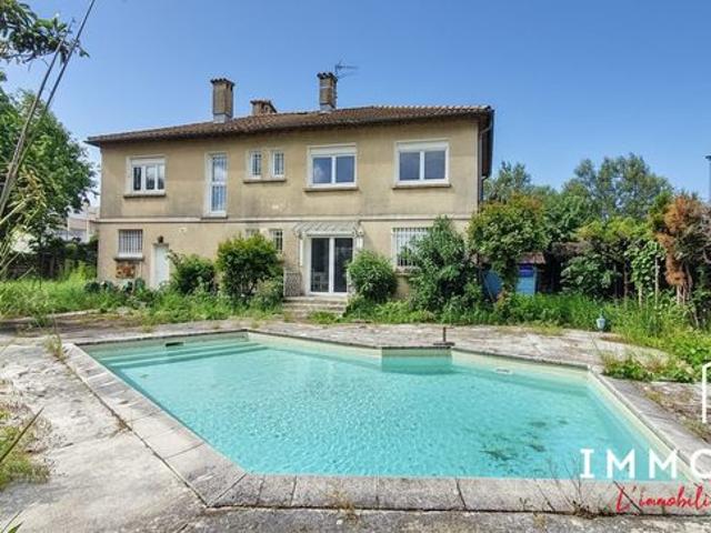 Villa 8 pièces 180 m²