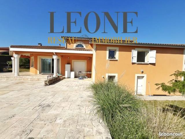 Villa 8 pièces 180 m²