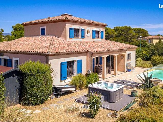 Villa 8 pièces 181 m²