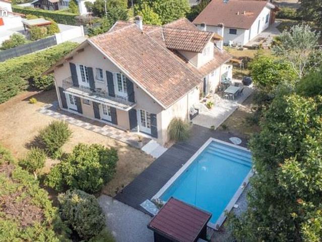 Villa 8 pièces 181 m²