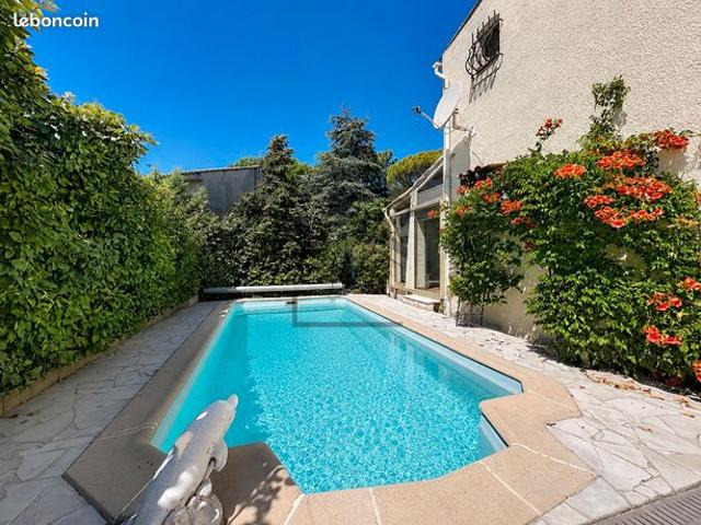 Villa 8 pièces 182 m²