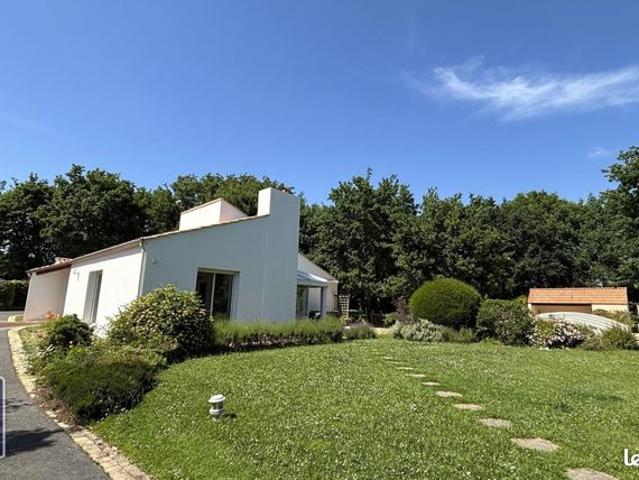 Villa 8 pièces 182 m²