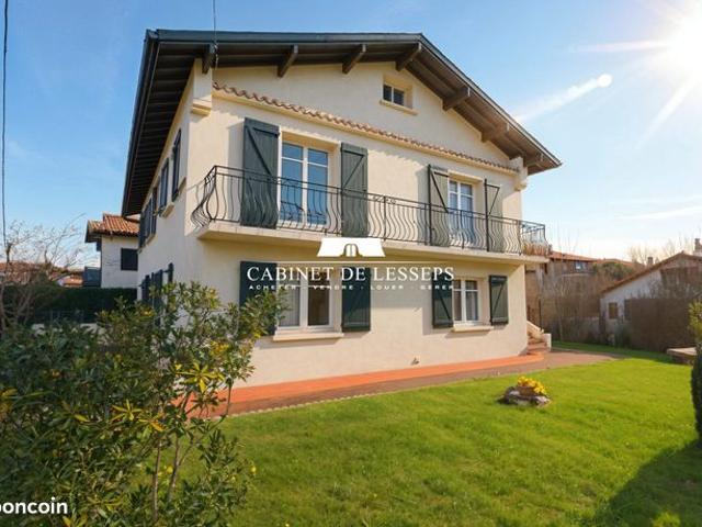 Villa 8 pièces 184 m²