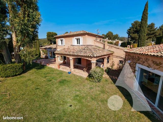 Villa 8 pièces 184 m²