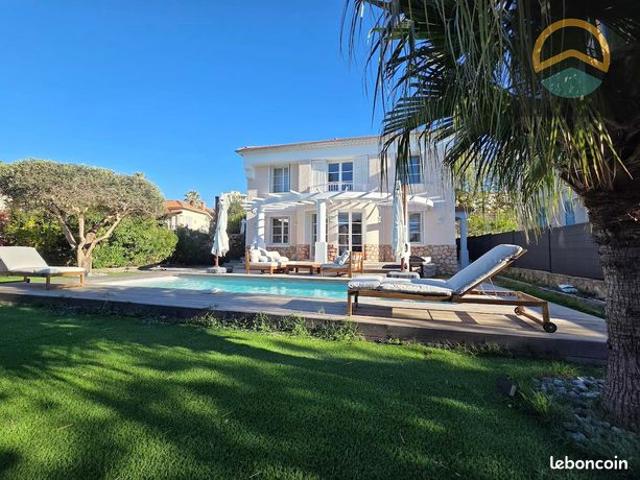 Villa 8 pièces 185 m²