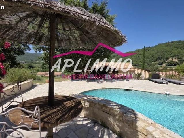 Villa 8 pièces 185 m²