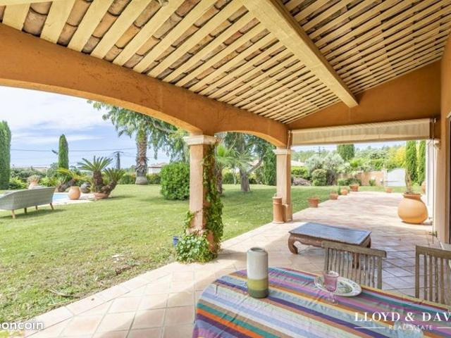 Villa 8 pièces 185 m²