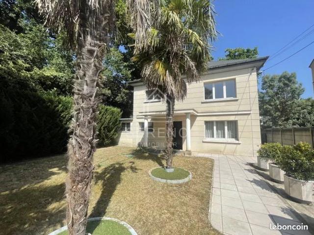 Villa 8 pièces 186 m²