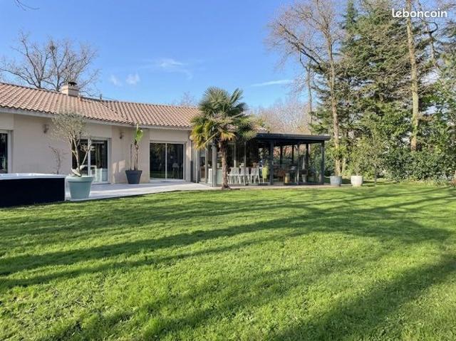 Villa 8 pièces 186 m²