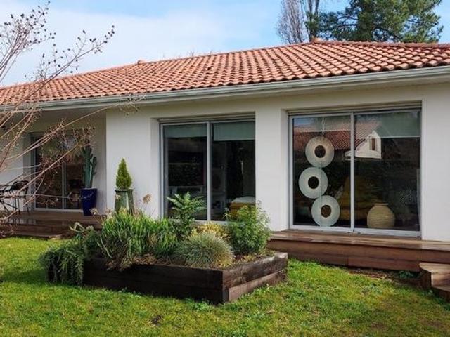 Villa 8 pièces 186 m²