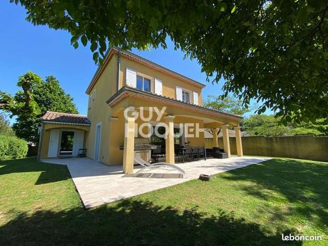 Villa 8 pièces 187 m²