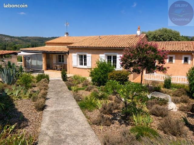 Villa 8 pièces 190 m²