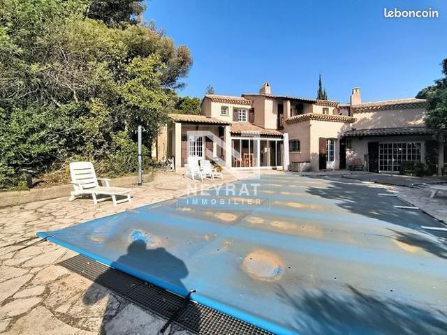 Villa 8 pièces 173 m²