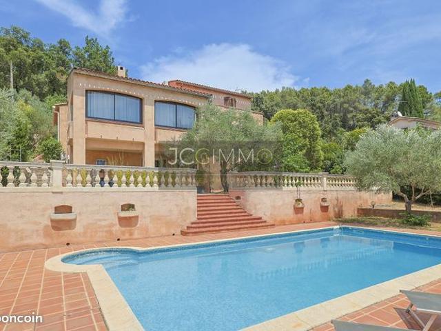 Villa 8 pièces 190 m²