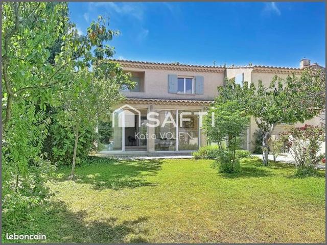 Villa 8 pièces 190 m²