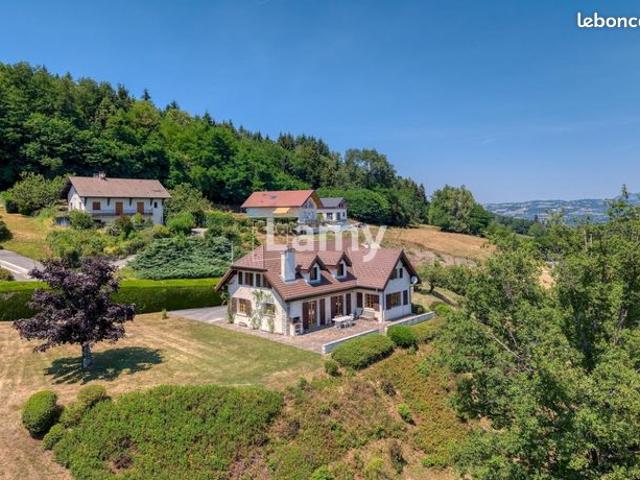 Villa 8 pièces 190 m²
