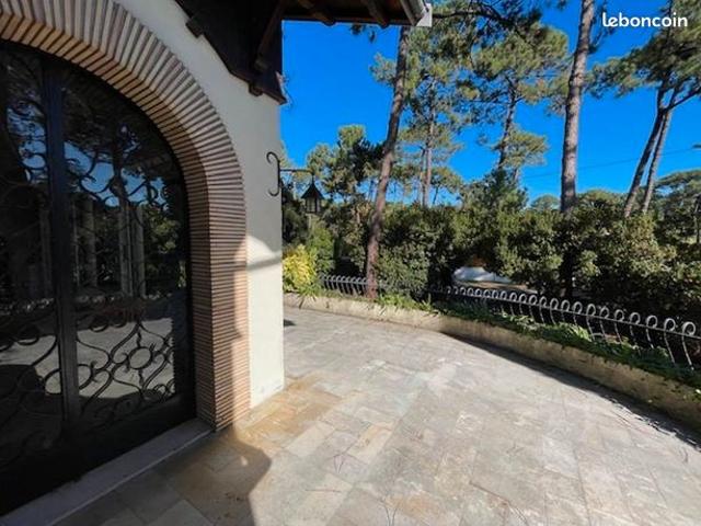 Villa 8 pièces 192 m²