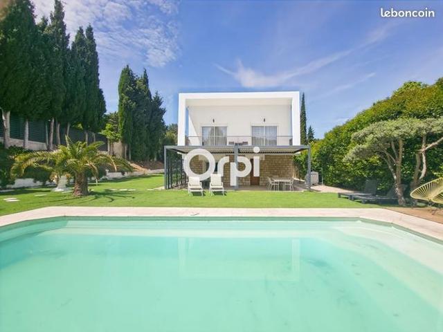 Villa 8 pièces 192 m²