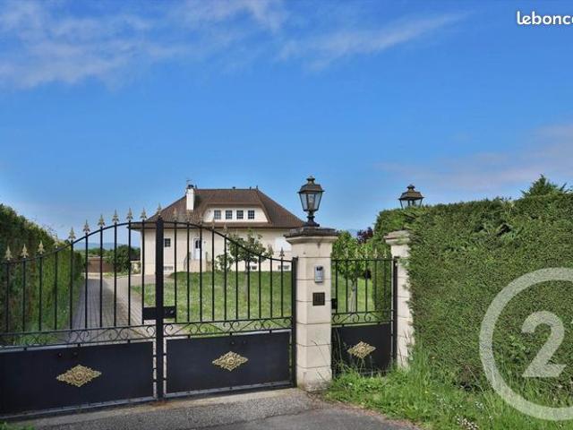 Villa 8 pièces 192 m²