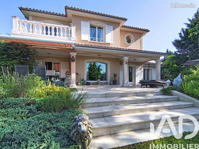 Villa 8 pièces 193 m²