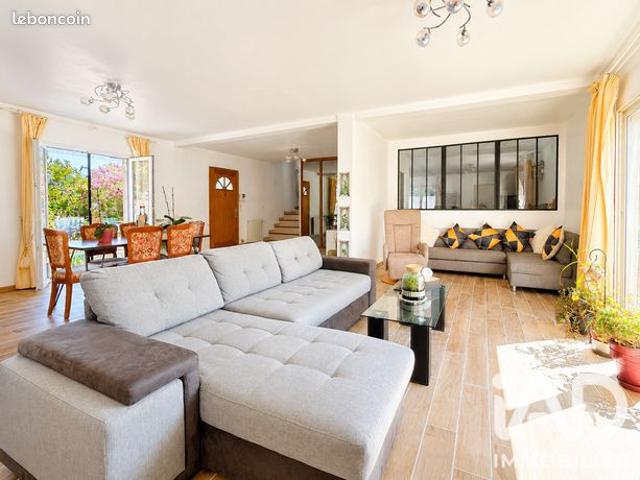 Villa 8 pièces 195 m²