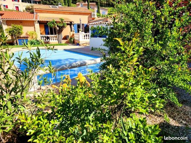 Villa 8 pièces 195 m²