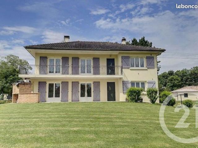 Villa 8 pièces 196 m²