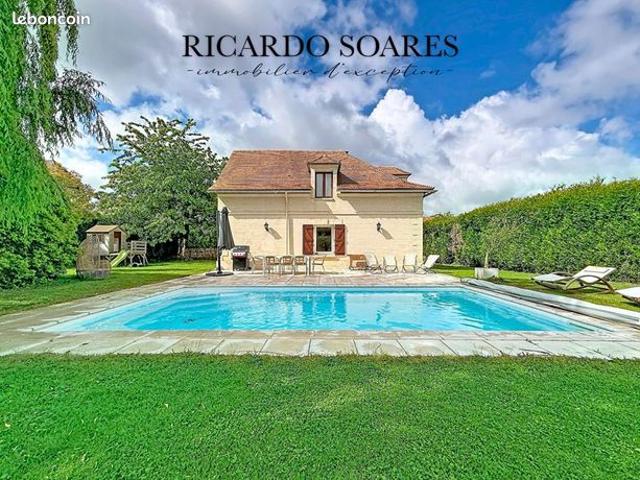 Villa 8 pièces 196 m²