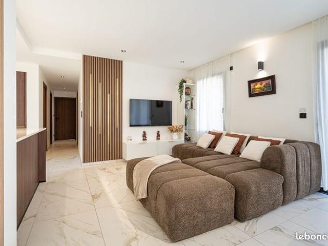 Villa 8 pièces 197 m²