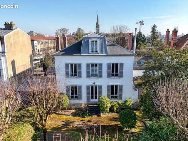 Villa 8 pièces 197 m²