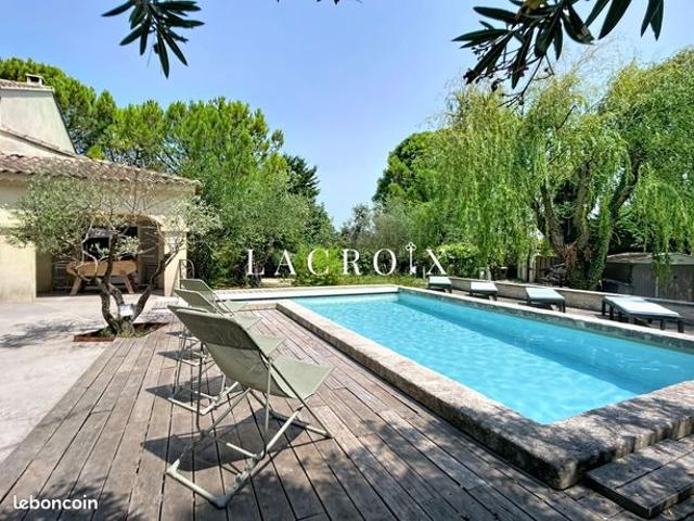 Villa 8 pièces 197 m²