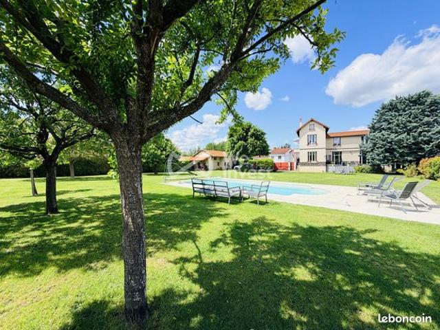 Villa 8 pièces 199 m²