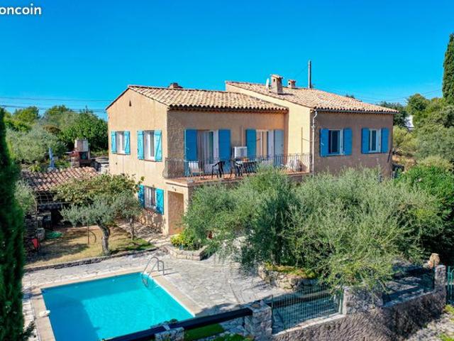 Villa 8 pièces 200 m²
