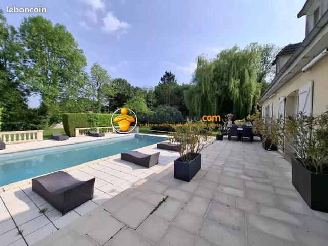 Villa 8 pièces 200 m²