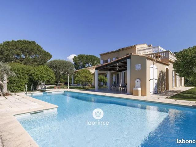 Villa 8 pièces 200 m²