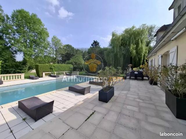 Villa 8 pièces 200 m²