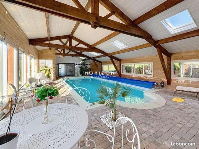 Villa 8 pièces 200 m²