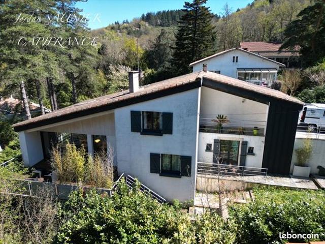 Villa 8 pièces 200 m²