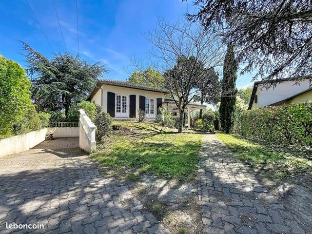 Villa 8 pièces 200 m²