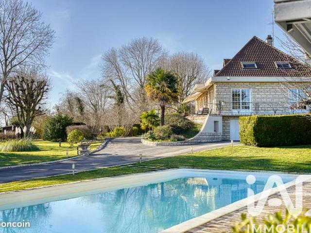 Villa 8 pièces 200 m²