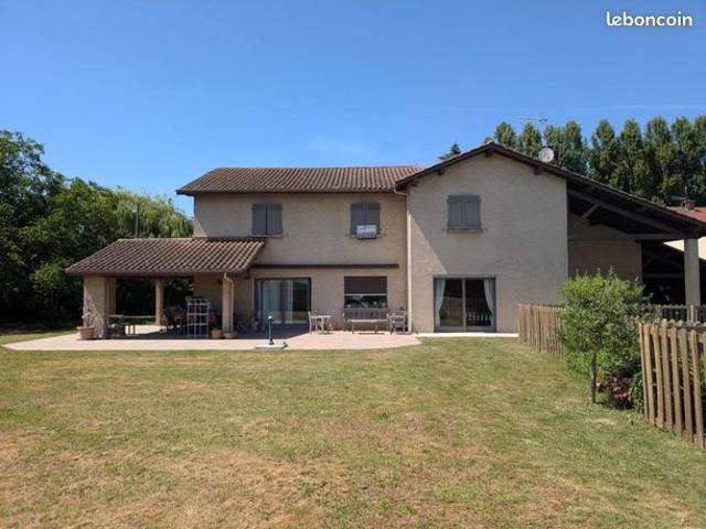 Villa 8 pièces 200 m²