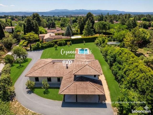 Villa 8 pièces 200 m²