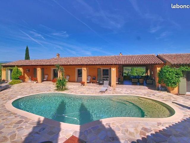 Villa 8 pièces 200 m²