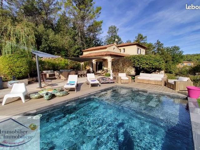 Villa 8 pièces 200 m²