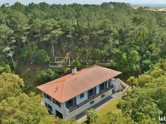 Villa 8 pièces 202 m²