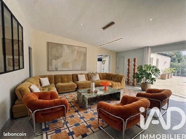 Villa 8 pièces 202 m²