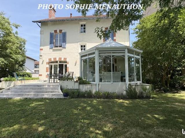 Villa 8 pièces 202 m²